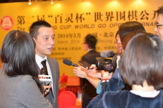 古力接受媒体采访 古力接受媒体采访