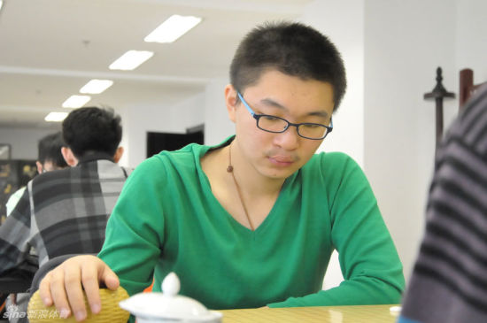 杨鼎新在比赛中(新浪体育资料图)